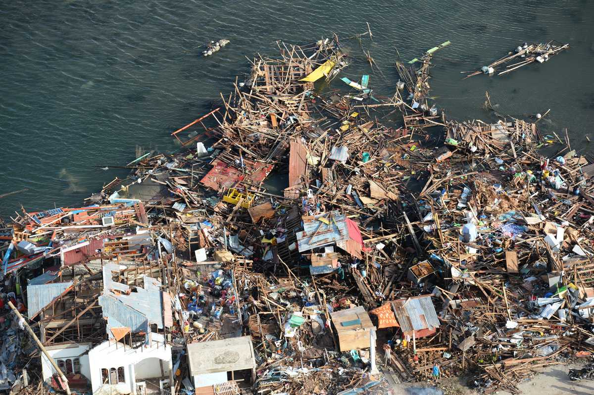 Typhoon Haiyan Devastates Thousands – The Jetstream Journal