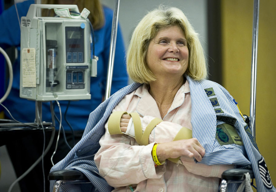 Among many organ recipients, one of the strongest is retired Master Sgt. Janet McWilliams, who became the tenth person in the United States to have undergone a hand transplant in 2010. Labeled for reuse.