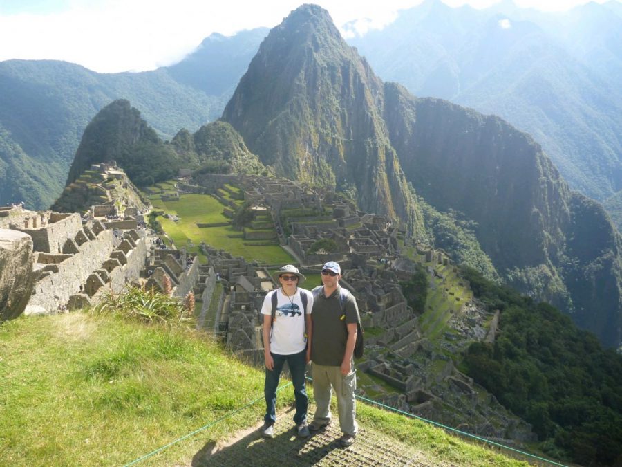 My+dad+and+I+pose+at+the+ruins+in+Machu+Picchu.