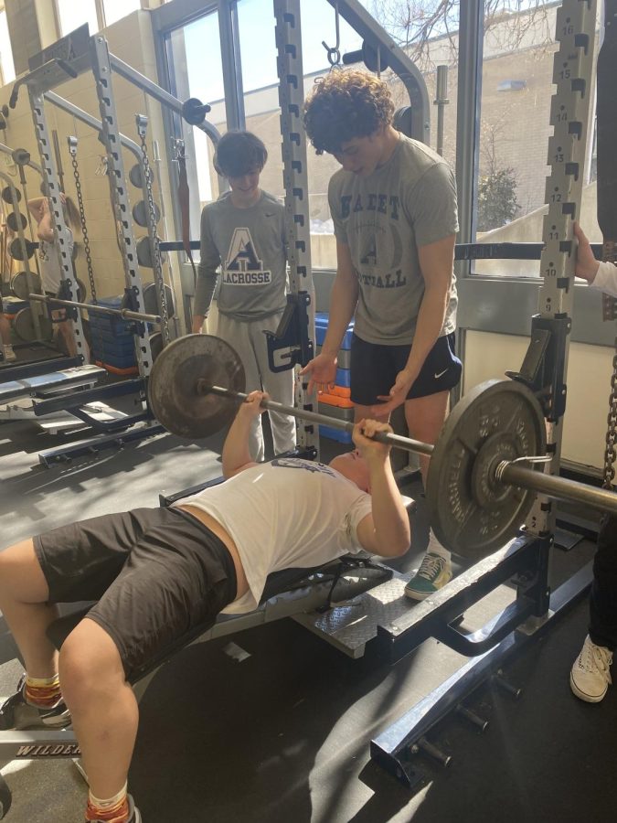 Student+of+AAHS+actively+participate+in+weightlifting+with+their+peers.++